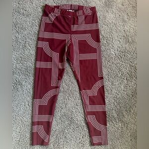 Stylish Maroon Abstract Patterned Leggings